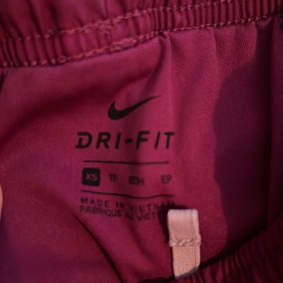 Nike women’s shorts - Picture 2 of 5